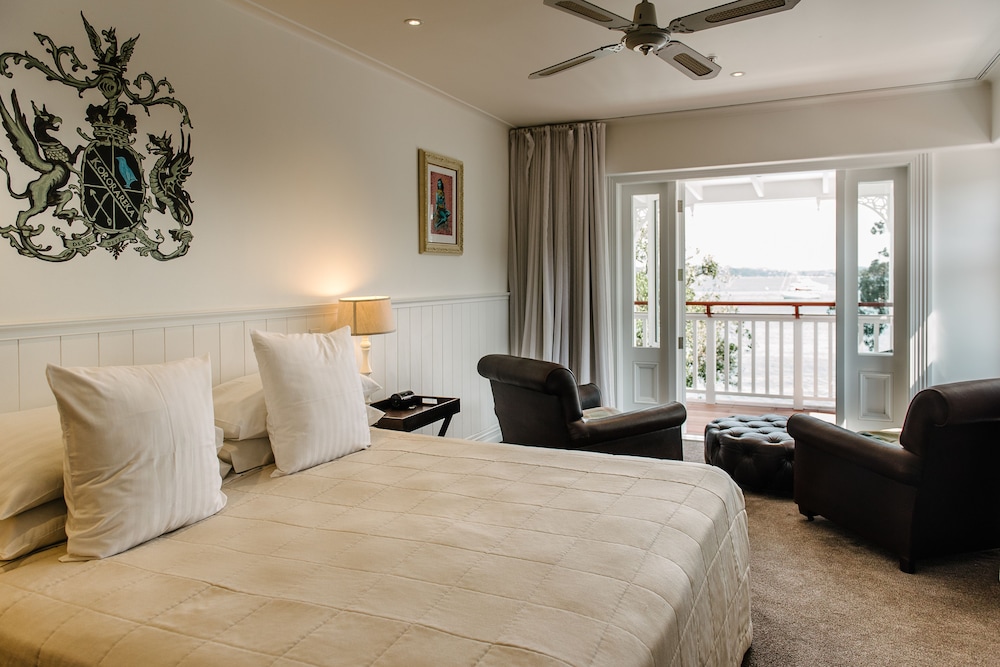 Room, King Bed, Water Front