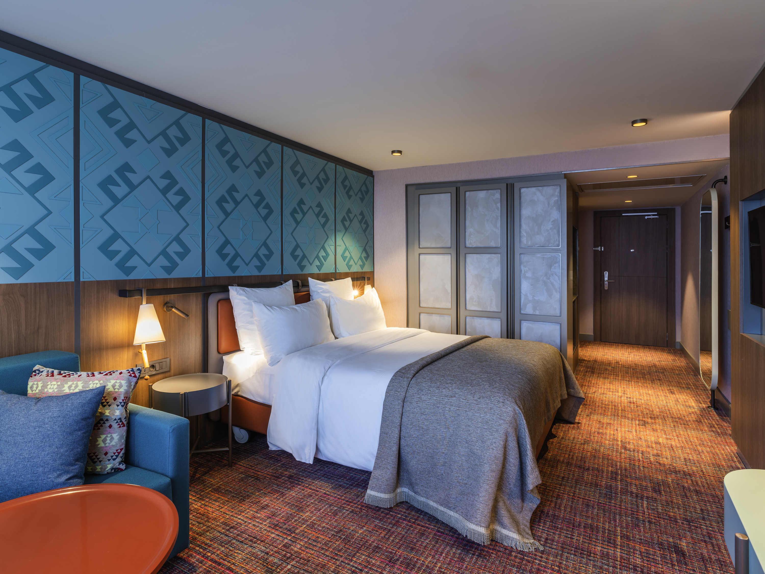 SUPERIOR, QUEEN BED, SEA VIEW