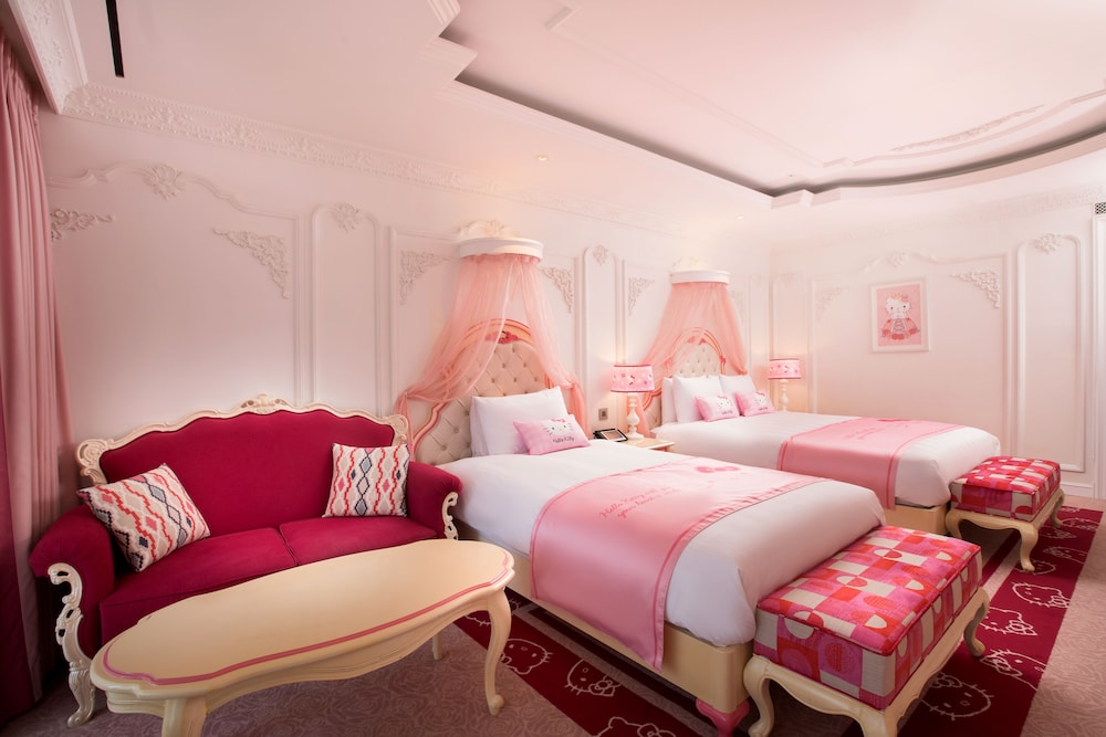 Princess, Hello Kitty, Family, Twin Beds, 1 Double and 1 Single Bed