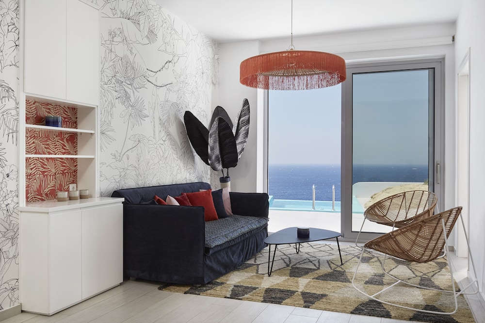 Kouros Hotel and Suites 36/41