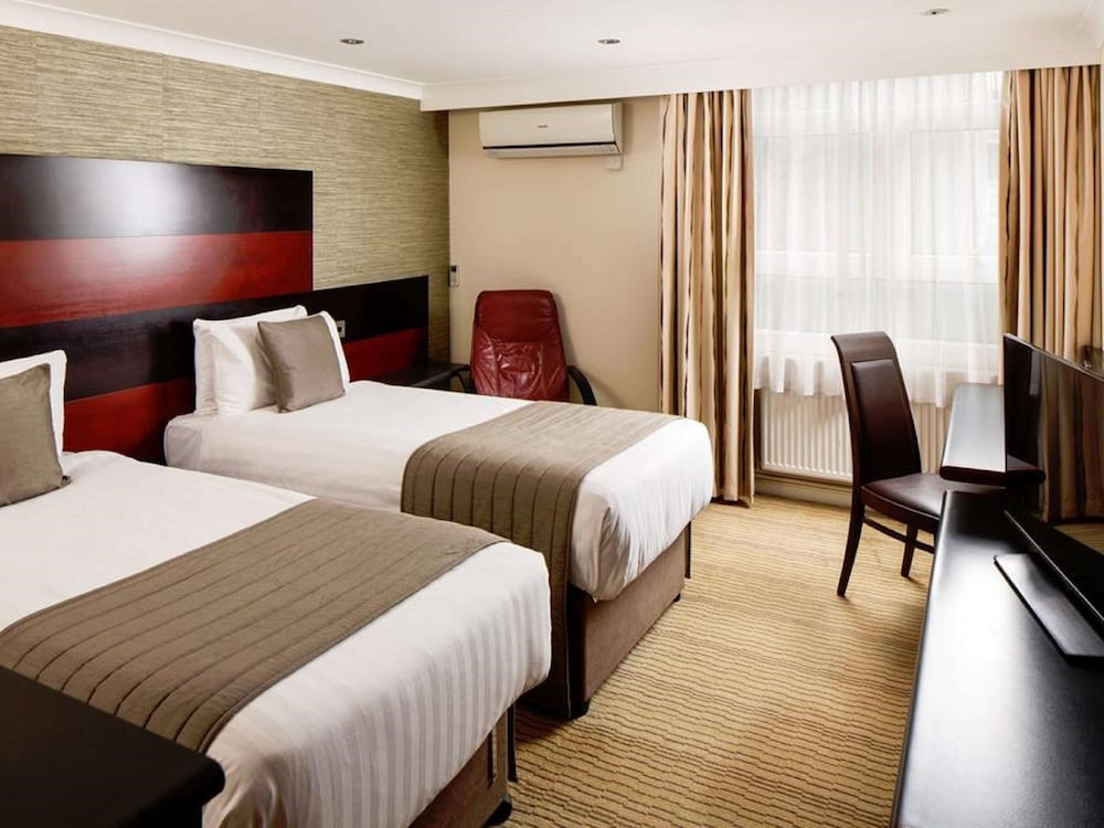 MERCURE CHESTER ABBOTS WELL HOTEL 10/50