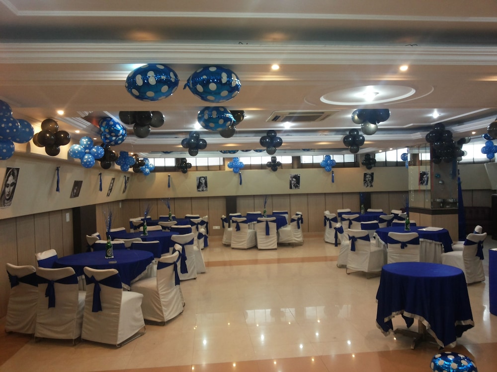 Hotel Lloyd Residency 24/32