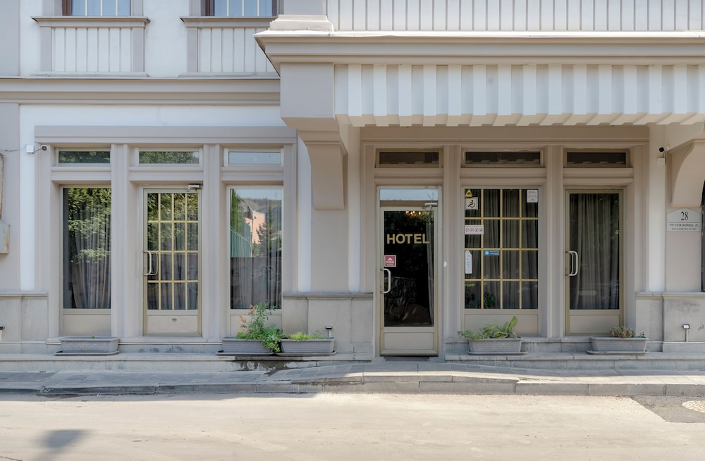 Hotel Piazza 3/50