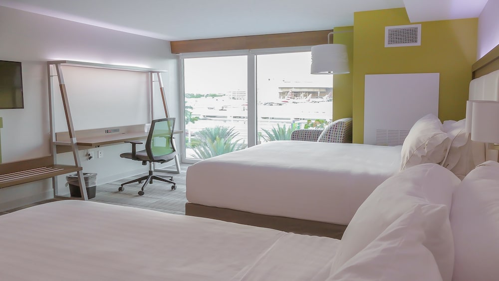 Holiday Inn Express & Suites Miami Airport East 29/69
