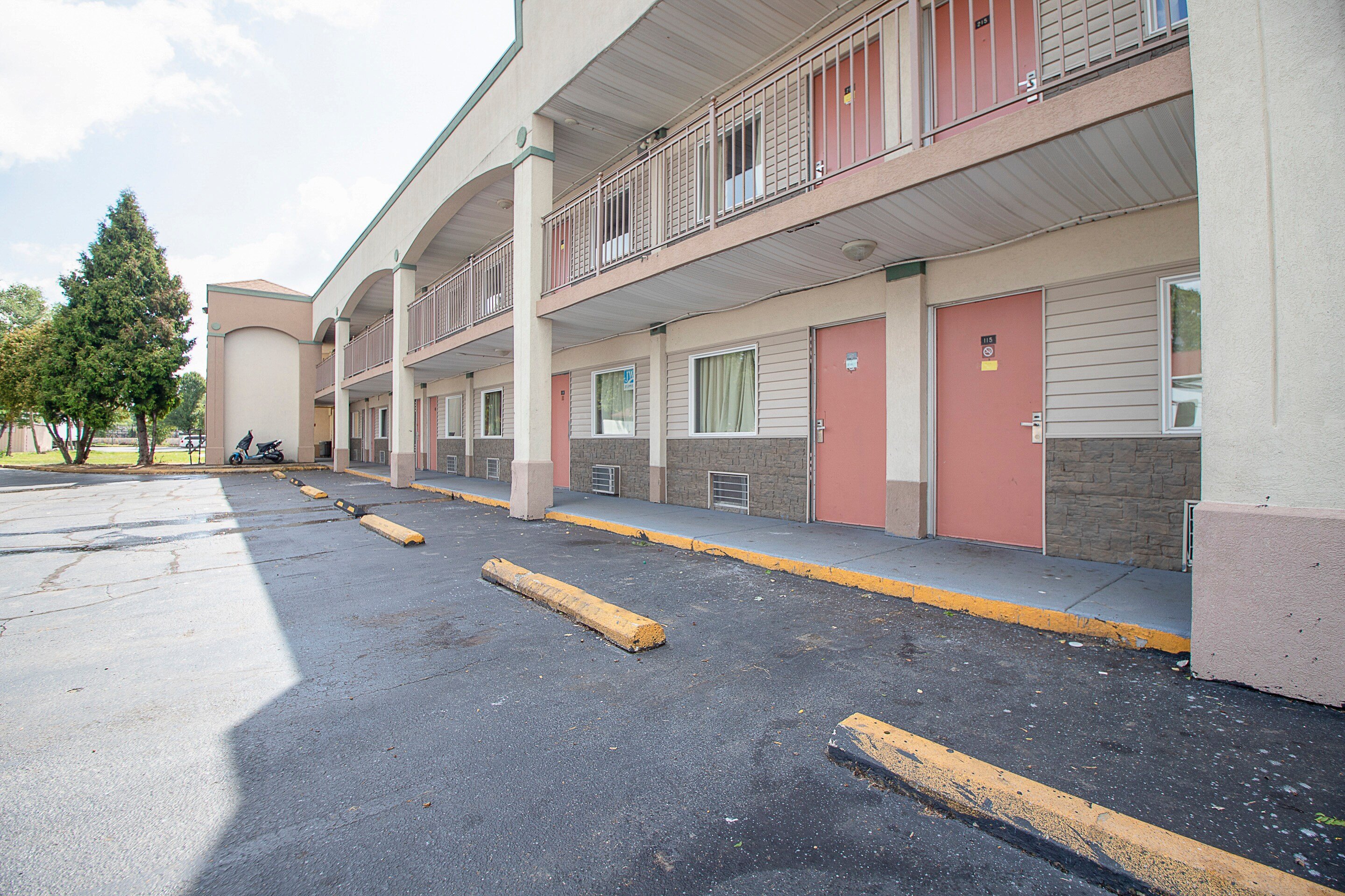 Hotel O Daylight Inn Elkhart I-90, IN 12/18
