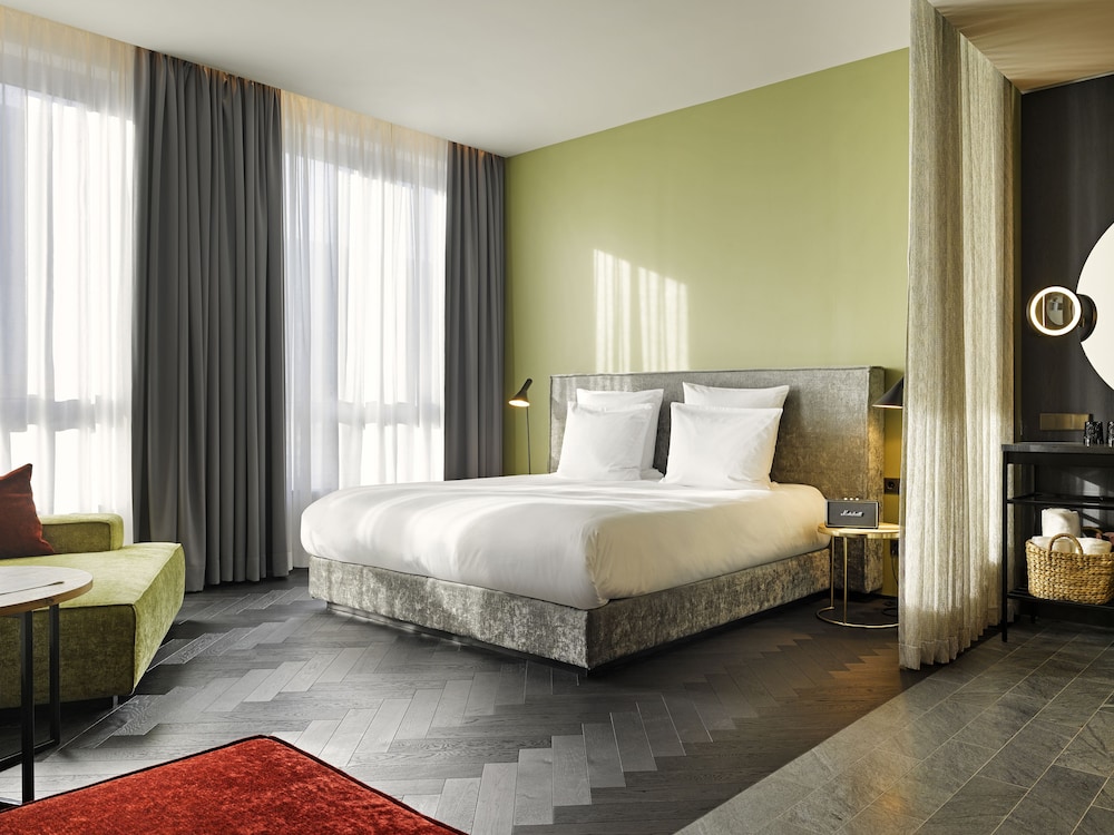 East Hotel Hamburg 11/69