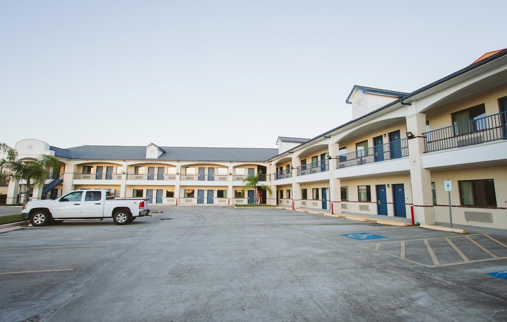Hotel Bliss Kemah Boardwalk 8/68