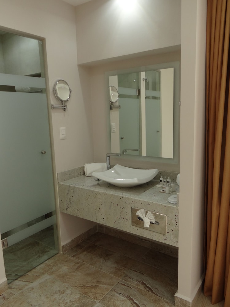 HOTEL SOLEIL BUSINESS CLASS 18/46