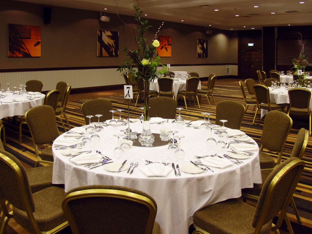 Mercure Sheffield St Paul's Hotel & Spa 54/77