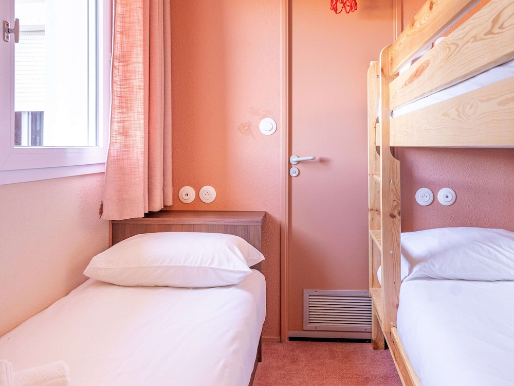 Ibis Styles Pont du Gard Route d'Avignon 12/49