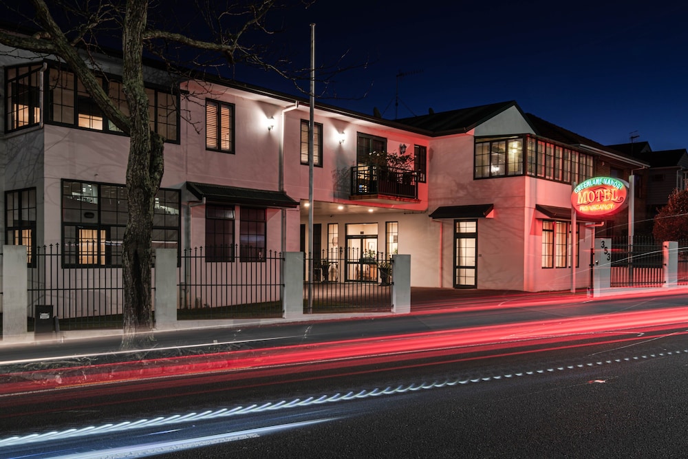 Greenlane Manor Motel 8/57