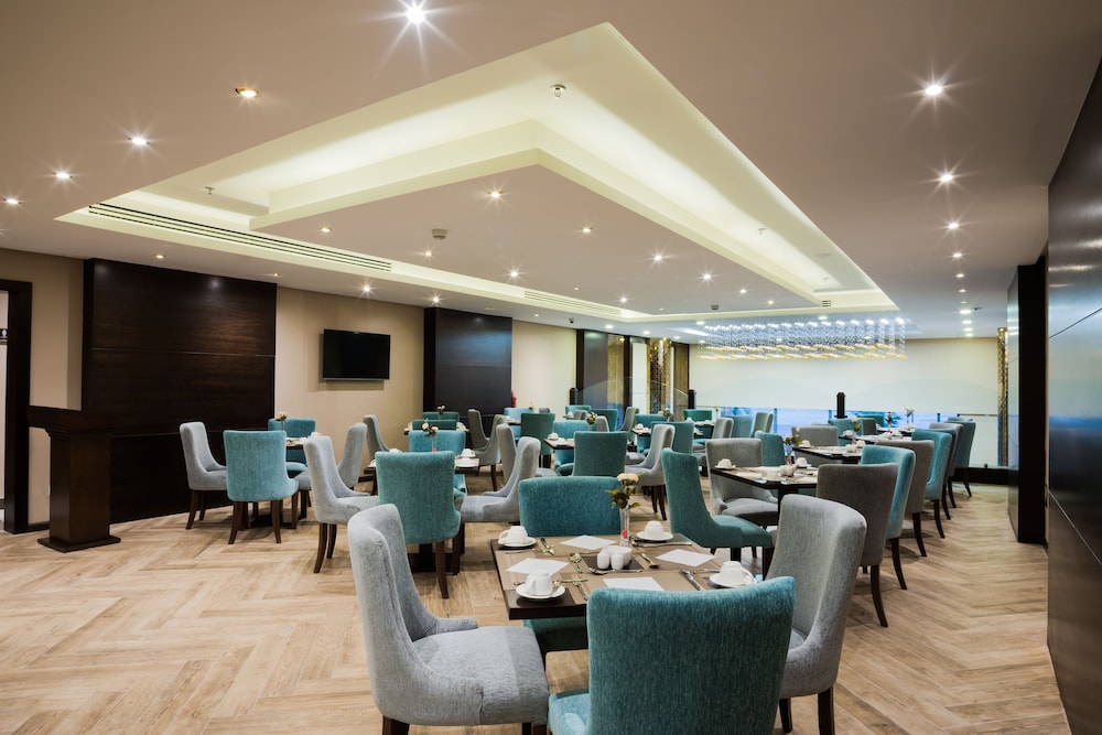 نافيتي ورويك الدمام(Naviti Warwick Dammam) 31/40