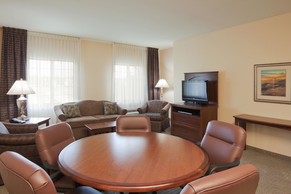 Staybridge Suites Lafayette Airport 31/63