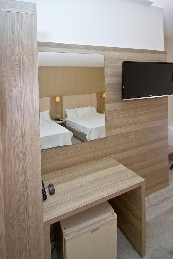 The Hotel 48 49/49