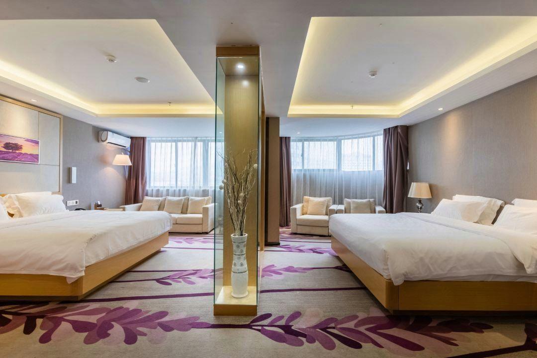 Lavande Hotels (Weihai Weigao Square) 16/28