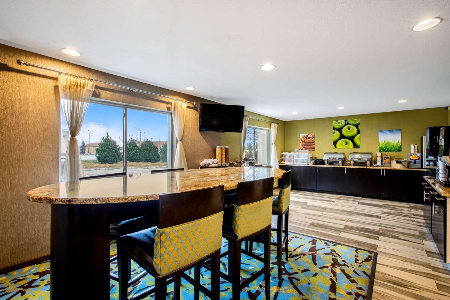 La Quinta Inn & Suites by Wyndham Emporia 14/22