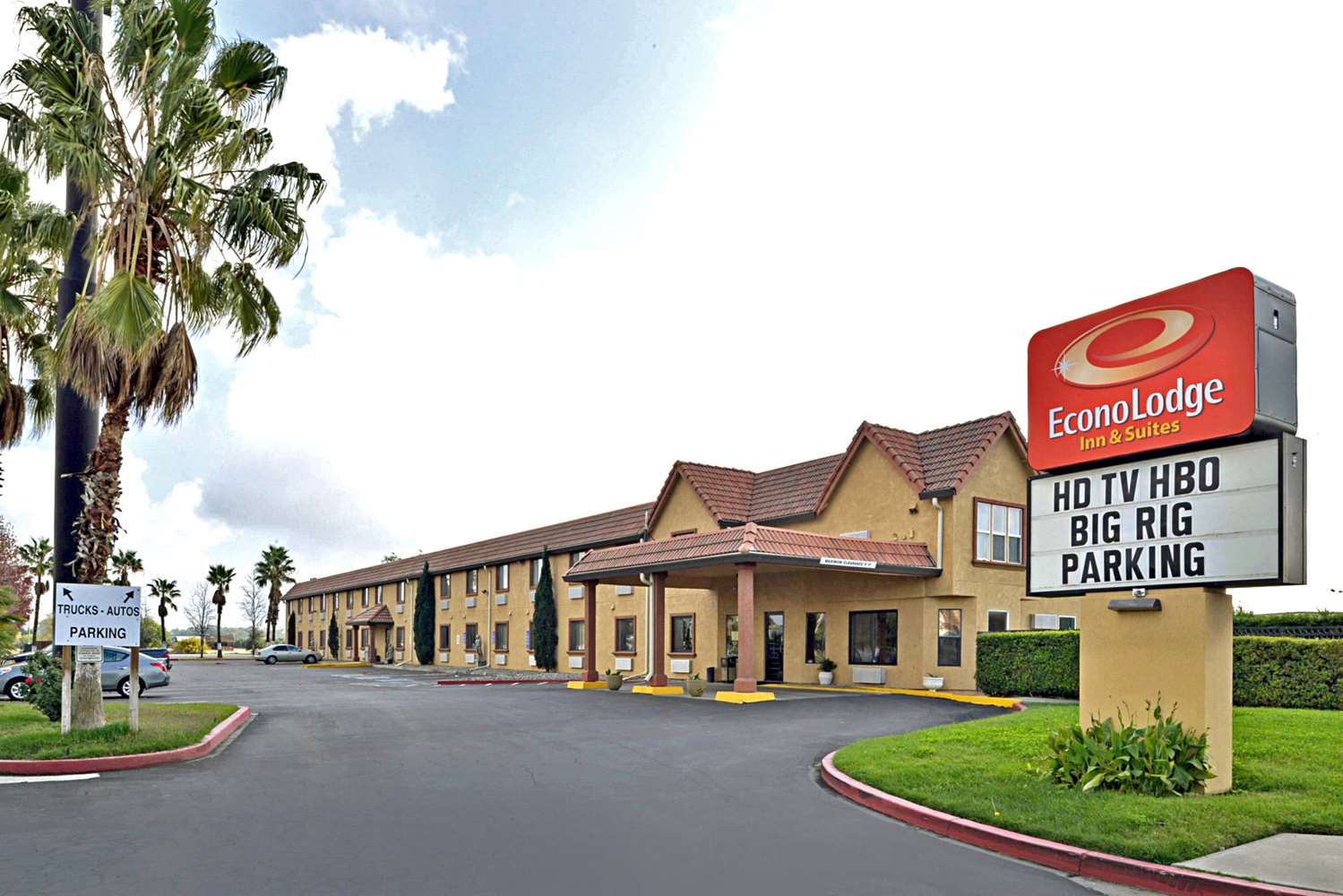 Econo Lodge Inn & Suites Corning Travel Center 4/21