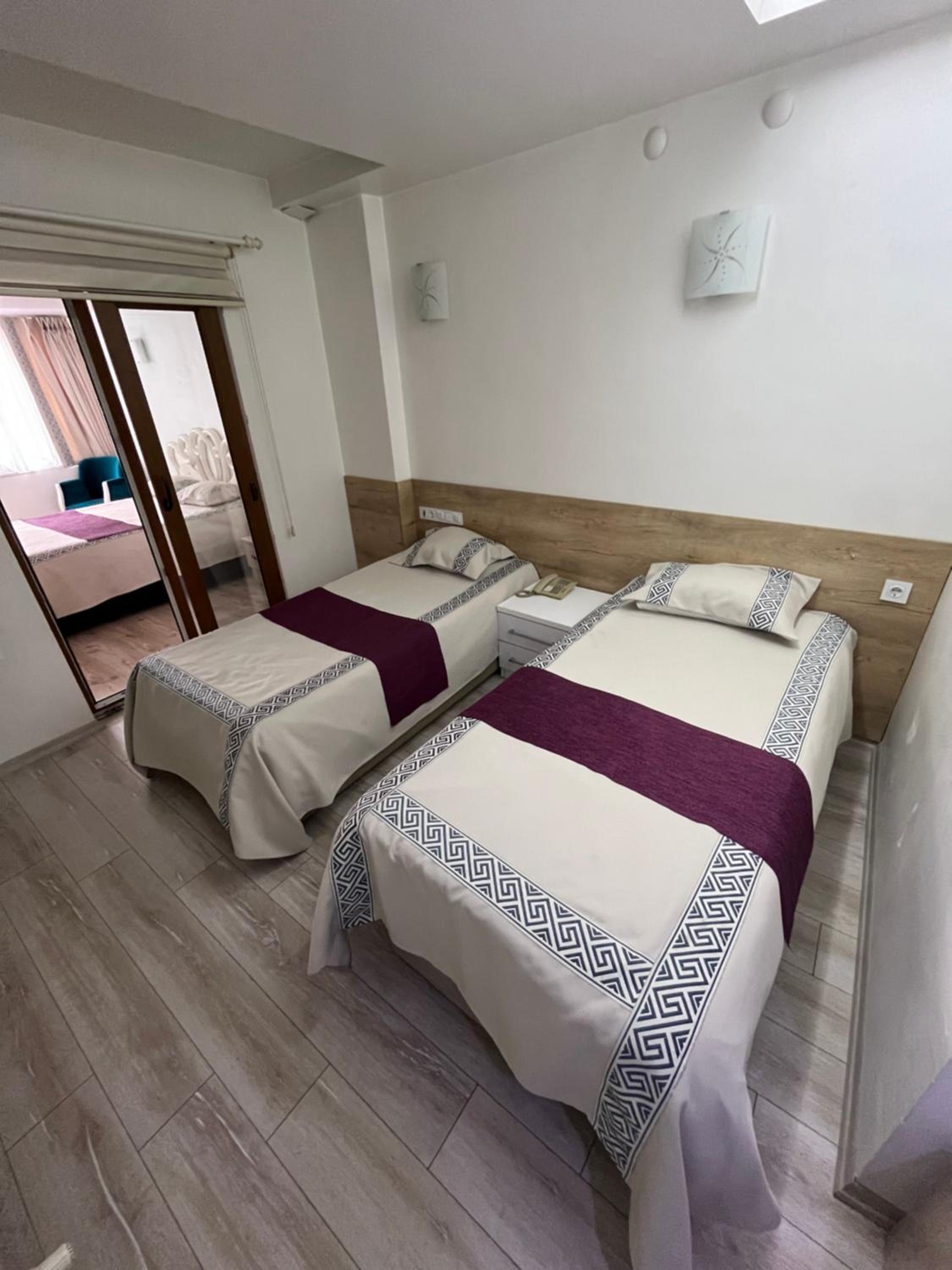 Garra Hotels 8/50