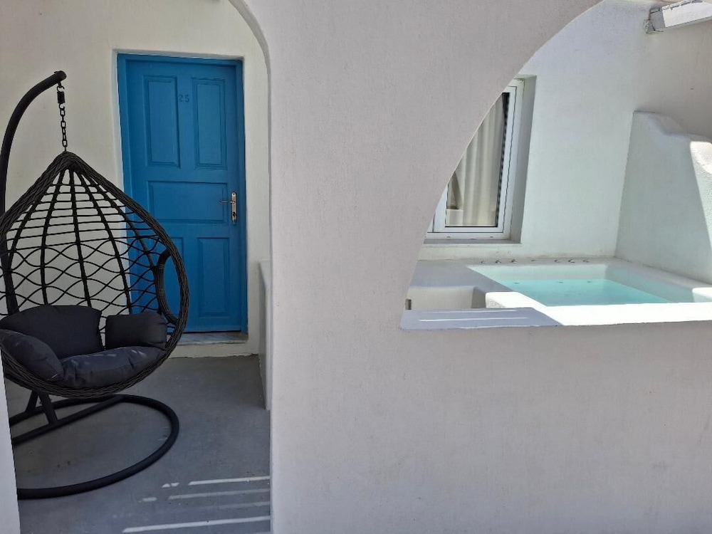Santorini Breeze 9/22