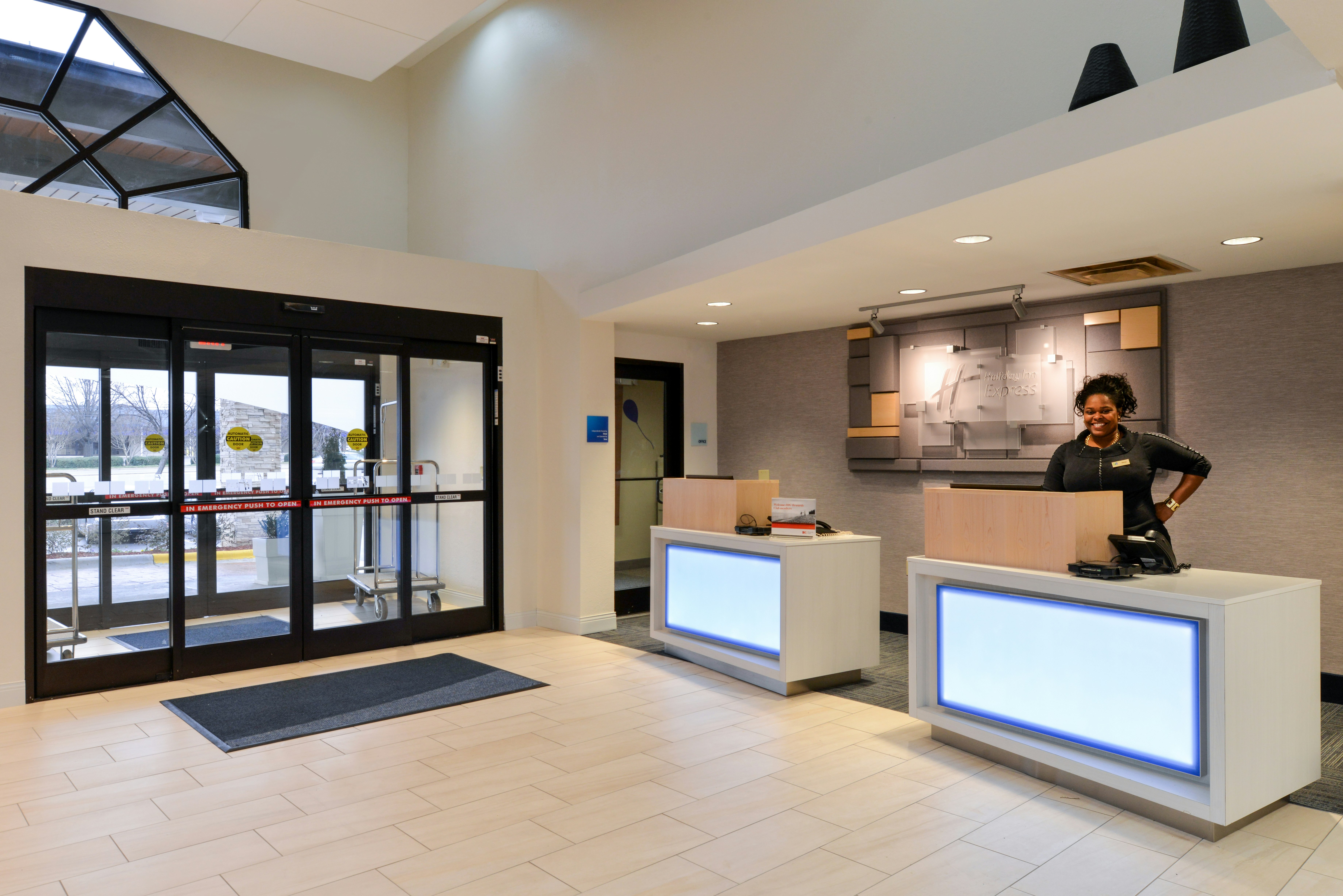 Holiday Inn Express Suites Raleigh Ne Medical Ctr Area 6/74