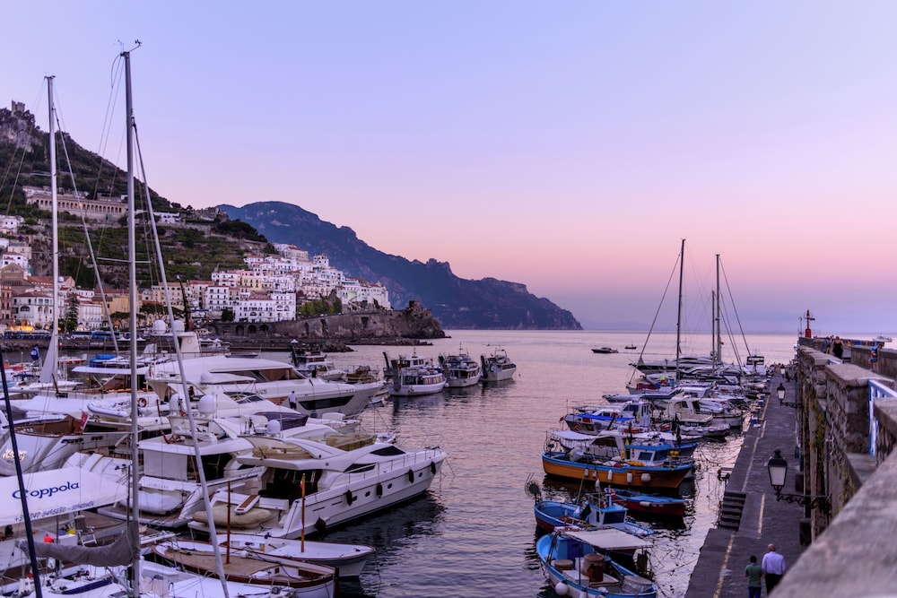 Hotel Amalfi 74/79