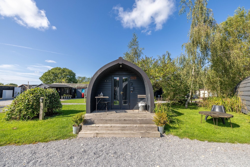The Little Hide - Grown Up Glamping 39/50