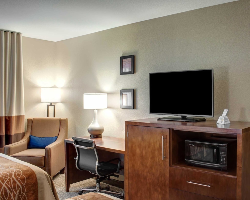 Comfort Inn & Suites Caldwell 28/54