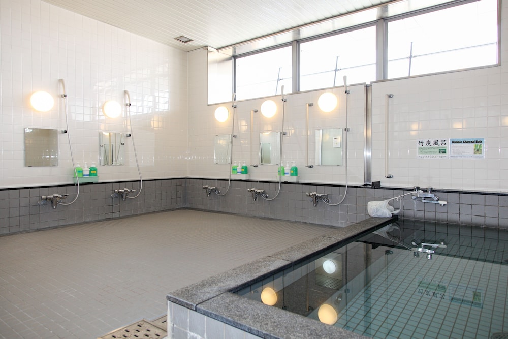 Shin-Osaka Youth Hostel 16/36