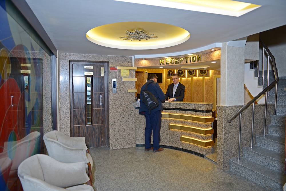 Kucuk Velic Hotel 9/71
