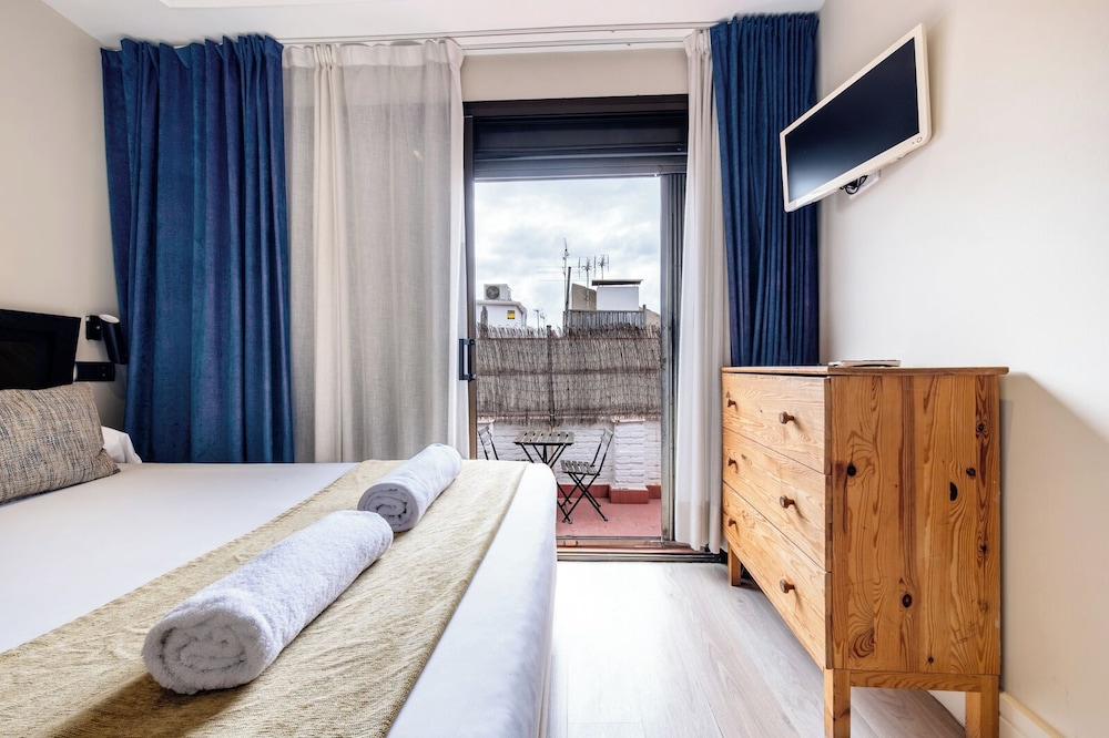 Ainb Picasso Corders Apartments 16/58