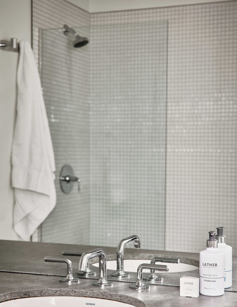 Bluebird Spa City Motor Lodge 50/51