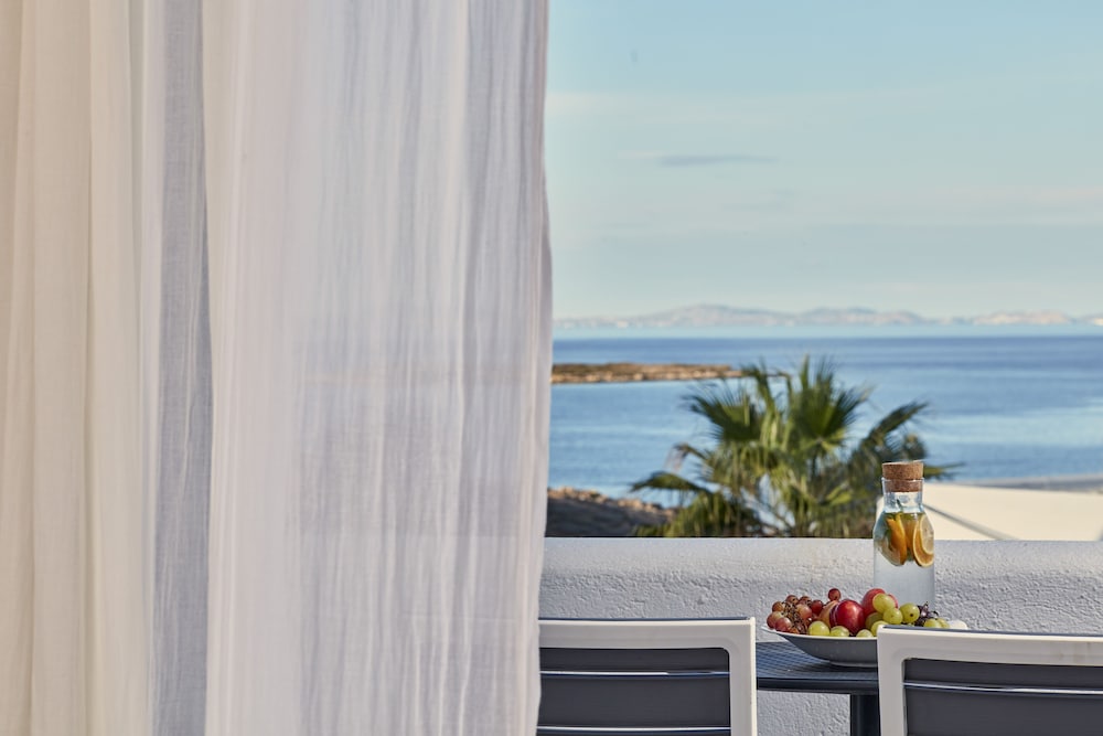 Parian Boutique Hotel 40/48