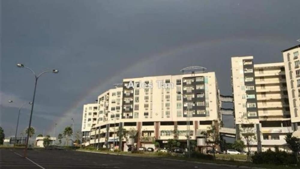 Aeon Tebrau Homestay & Hotel 36/62