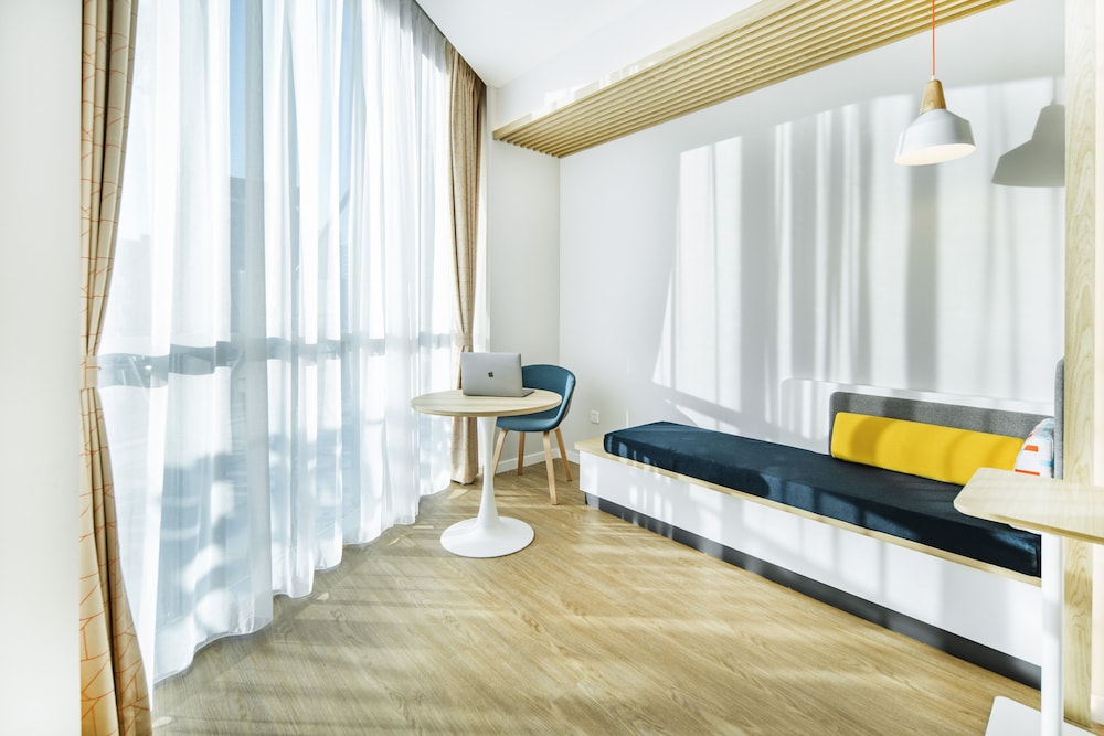 Holiday Inn Express Shanghai Pudong Zhangjiang 30/66