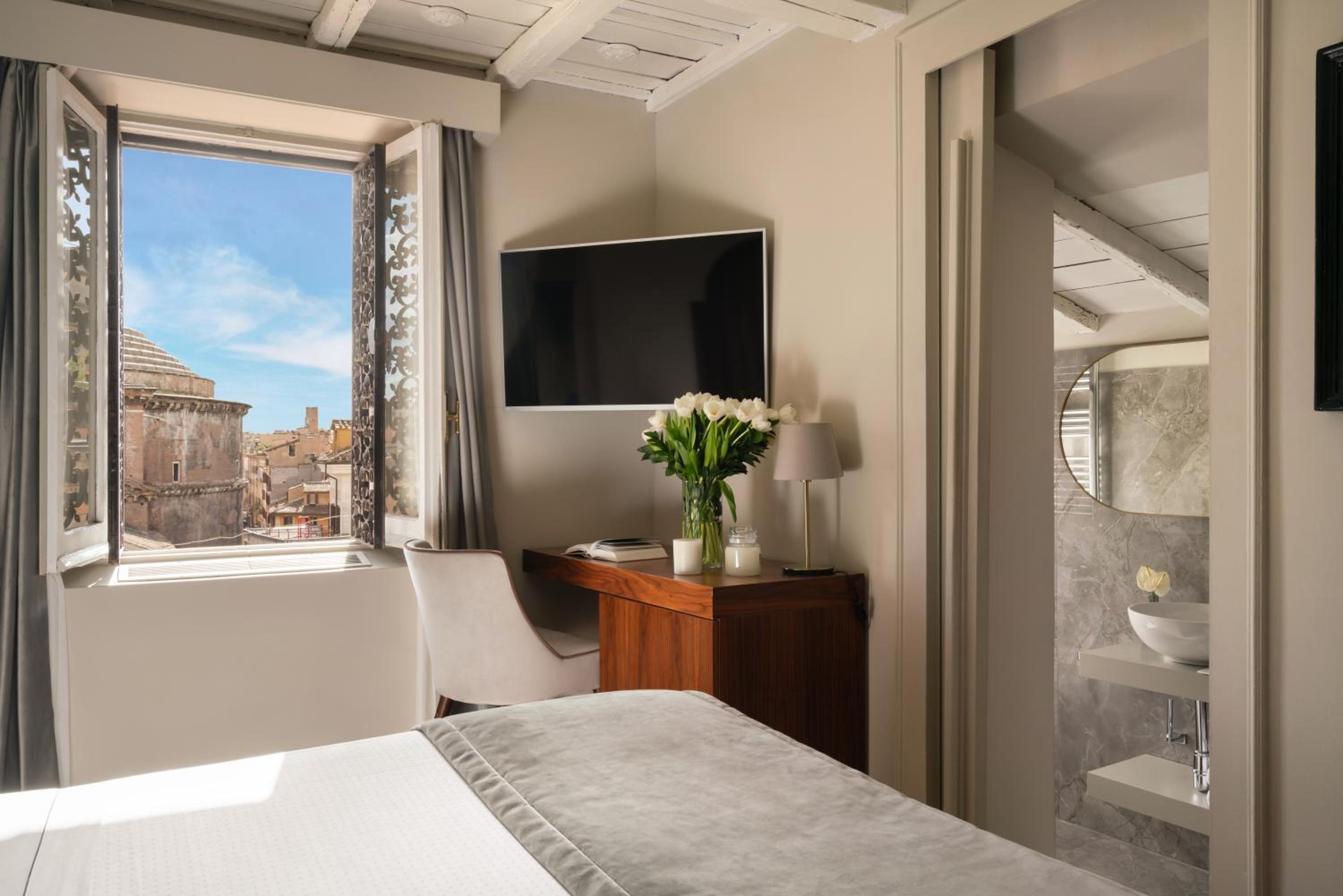 Suite, King Bed, Balcony, Separate Building