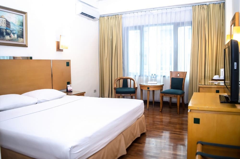 Mega Anggrek Hotel and Convention 9/57