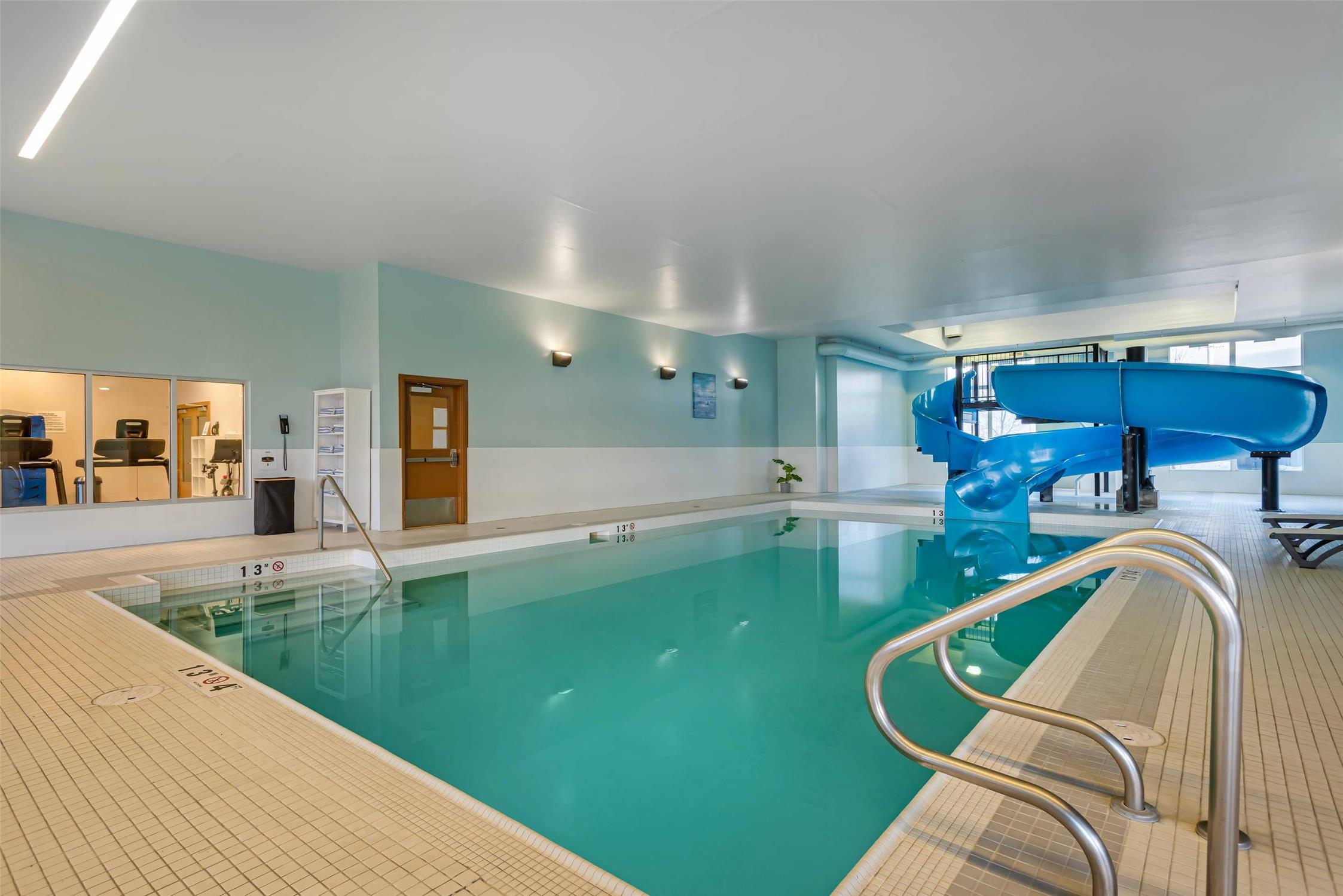 Radisson Hotel & Conference Centre Calgary Airport 37/78
