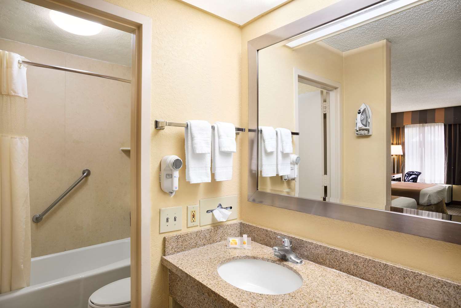 Days Inn By Wyndham Jacksonville Airport 30/31