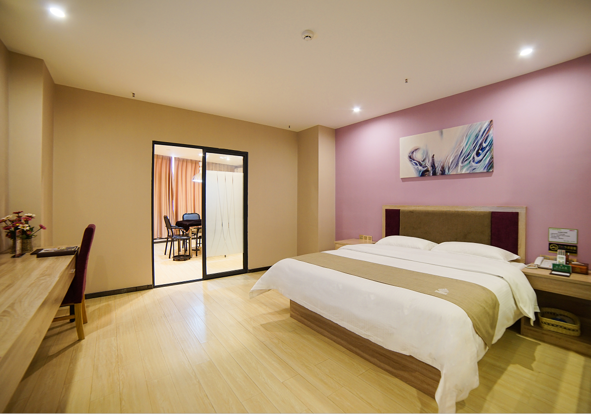 Feature, Suite