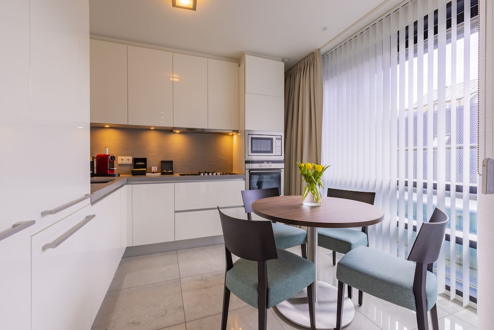 Black Pearl Luxury Apartments 46/67