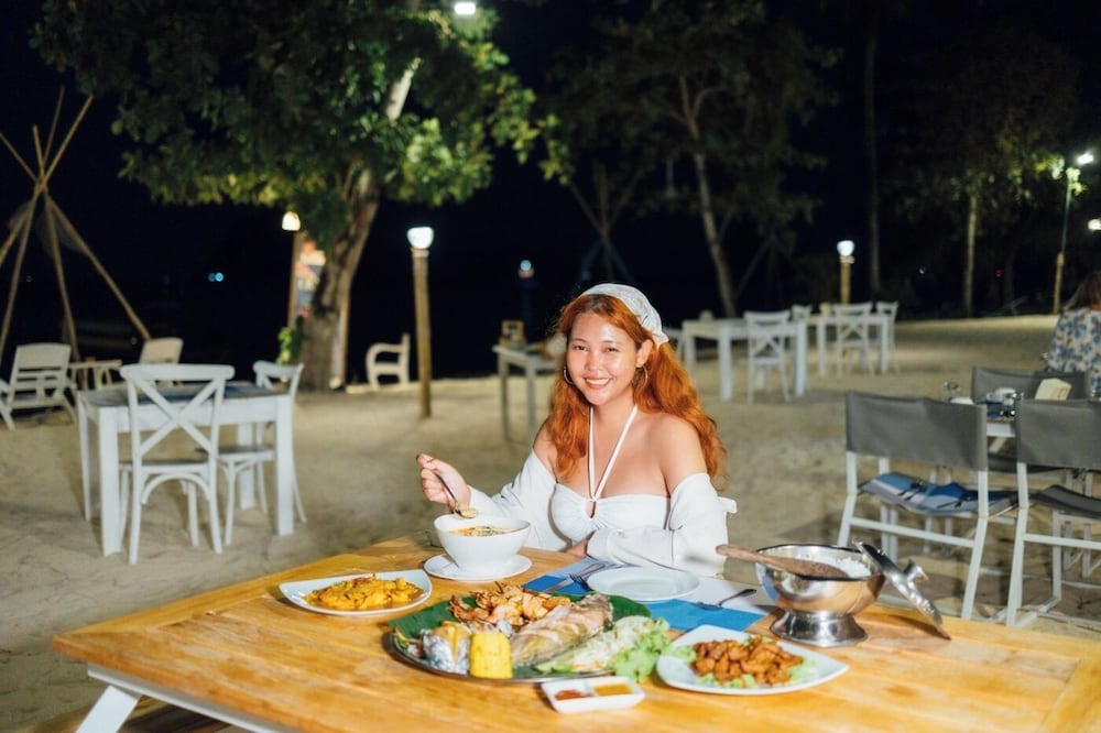 Mayalay Beach Resort 16/50
