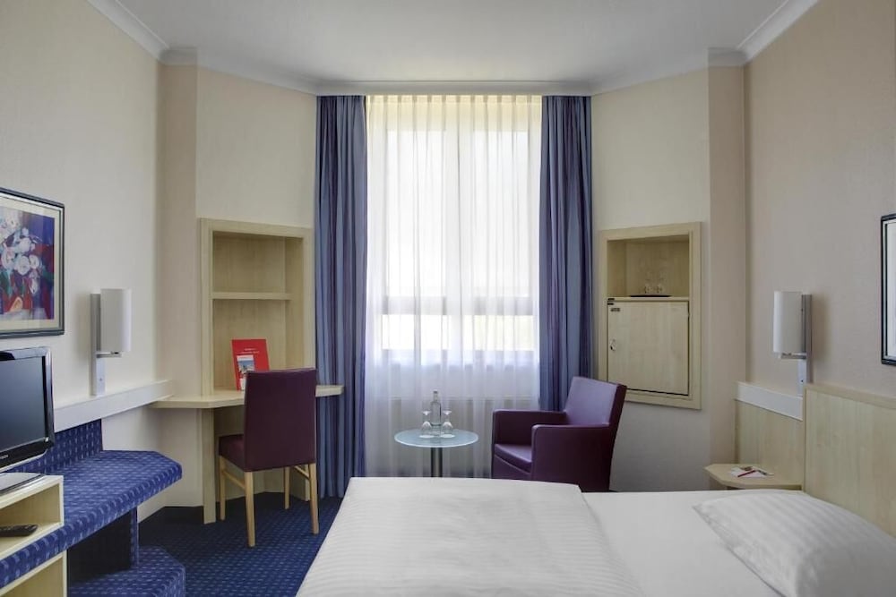 Rugs Hotel Augsburg, Trademark Collection by Wyndham 22/50