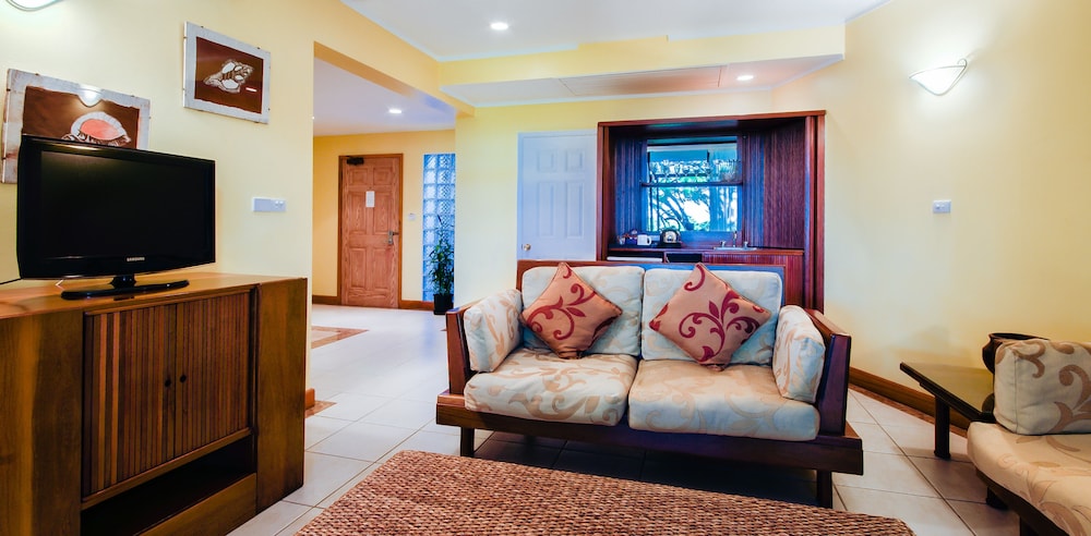 Tanoa International Hotel 34/36