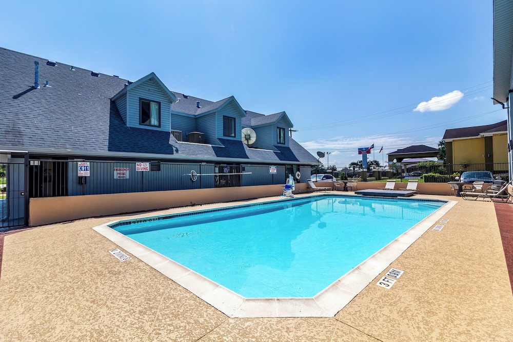 Motel6 Alvin, TX 40/52