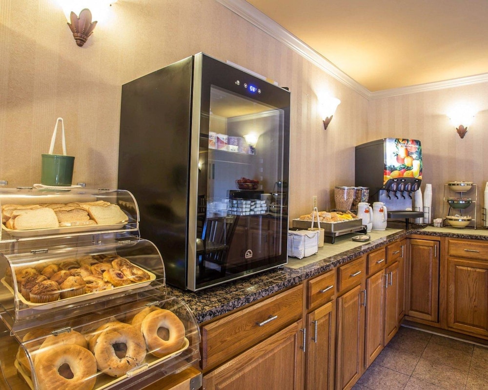 Quality Inn Fort Jackson 27/40