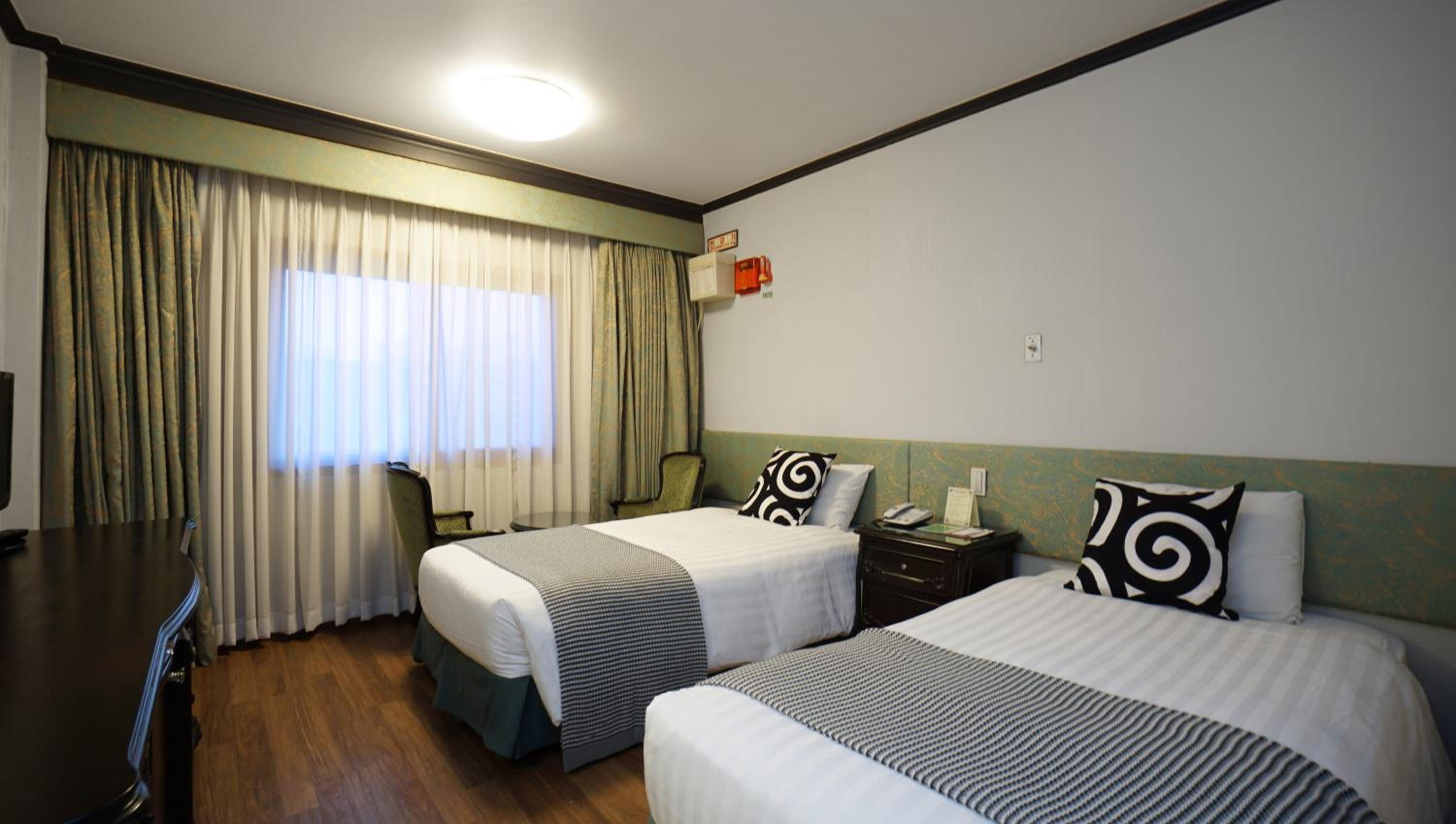 STANDARD, TWIN BEDS