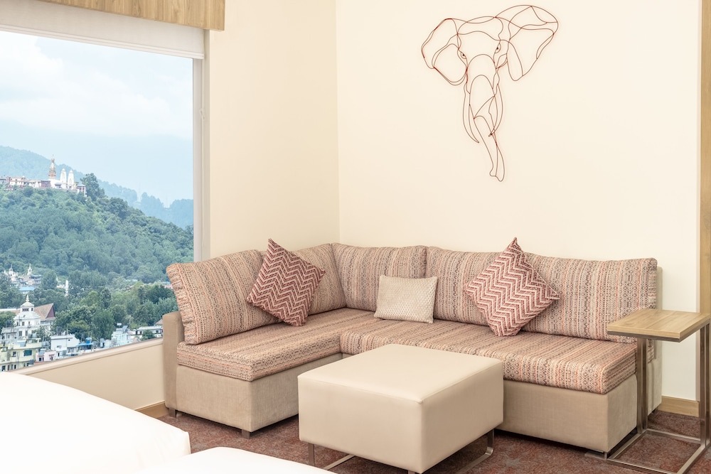Hyatt Centric Soalteemode Kathmandu 40/60