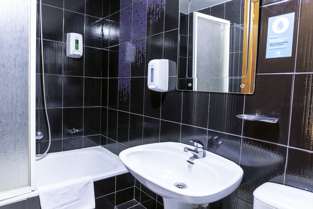 Hostal Alda Backpackers 30/32
