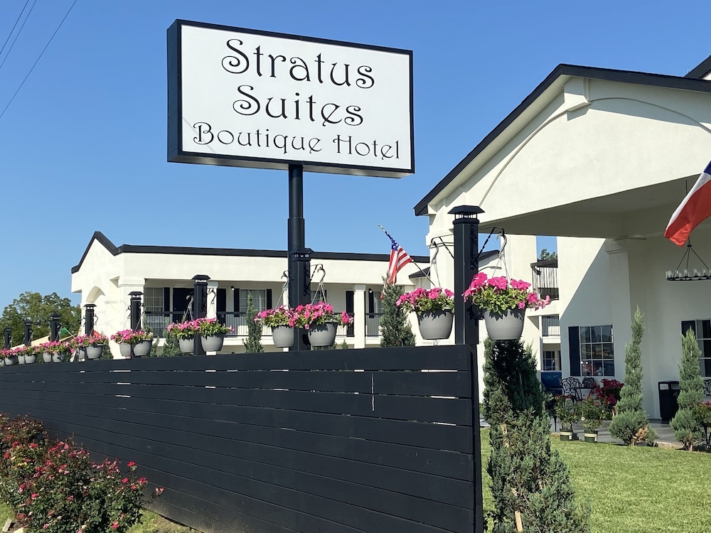 Stratus Suites Boutique Hotel 4/39