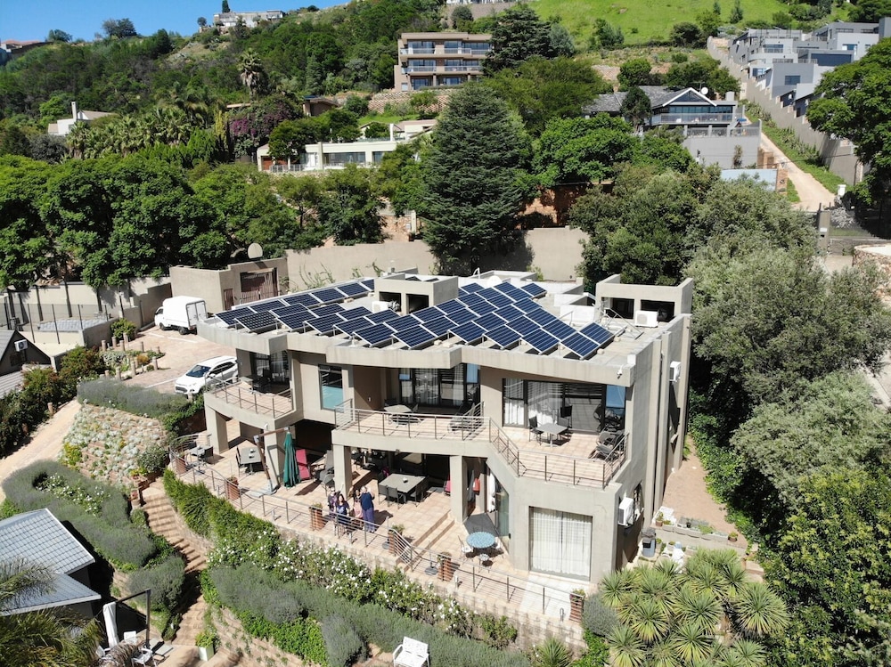 Over The Moon Guesthouse 5/50